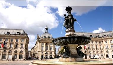 Der Brunnen am Place de la Bourse in Bordeaux