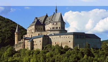 Blick auf das Schloß Vianden in Luxemburg