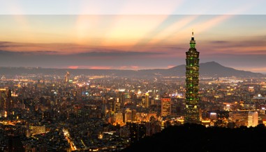 Sonnenuntergang über Taipeh - der Hautpstadt von Taiwan Sonnenuntergang über Taipeh - der Hautpstadt von Taiwan