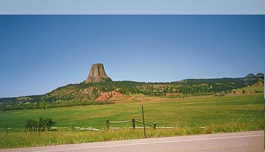 Blick zum Devils Tower in Wyoming