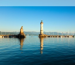 Blick auf die Hafenausfahrt von Lindau