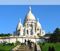 Blick auf die Basilika Sacré Coeur in Paris